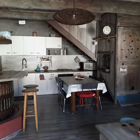 Le Pressoir Nyaraló *