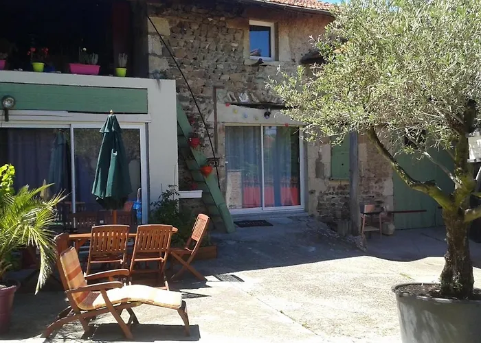 Le Pressoir * Saint-Julien-de-Coppel